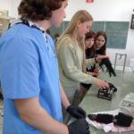 Uczniowie szkół podstawowych na panelach edukacyjnych 3
