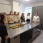 Uczniowie szkół podstawowych na panelach edukacyjnych 18