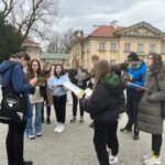 Uczniowie w parku w Wilanowie5