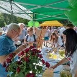 Goście i odwiedzający stoisko ZSCKR6