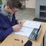 Uczniowie mechanizacji podczas pisania 2