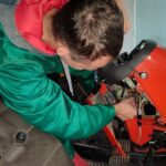Uczniowie mechanizacji podczas części praktycznej 2
