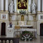 Na ołtarzu podczas Mszy Św. 4