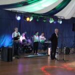 Pan Dyrektor zabiera głos podczas przyjęcia