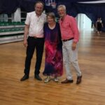 Zdjęcia grupowe podczas przyjęcia 5