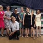 Zdjęcia grupowe podczas przyjęcia 2