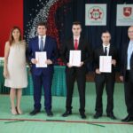 Nagrodzeni uczniowie z Dyrekcją 3