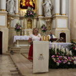 Podczas Mszy Św. na ołtarzu 5