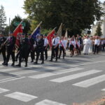 Uroczyste przejście na miejsce dożynek