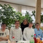 Uczniowie podczas pożegnania 5