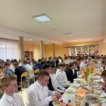 Uczniowie podczas pożegnania 7