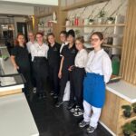 Uczniowie podczas zajęć w kuchni 2