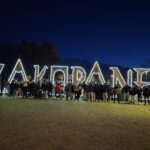 Uczniowie przed napisem Zakopane