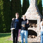 Uczniowie podczas ogniska integracyjnego 5