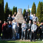 Uczniowie podczas ogniska integracyjnego 8