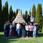 Uczniowie podczas ogniska integracyjnego 12