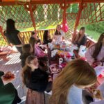 Uczniowie podczas ogniska integracyjnego 13