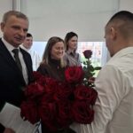 Wręczanie kwiatów 2