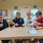 Uczniowie podczas otrzęsin 4