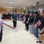 Uczniowie podczas otrzęsin 9