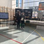 Wręczanie dyplomu uczniowi ZSCKR