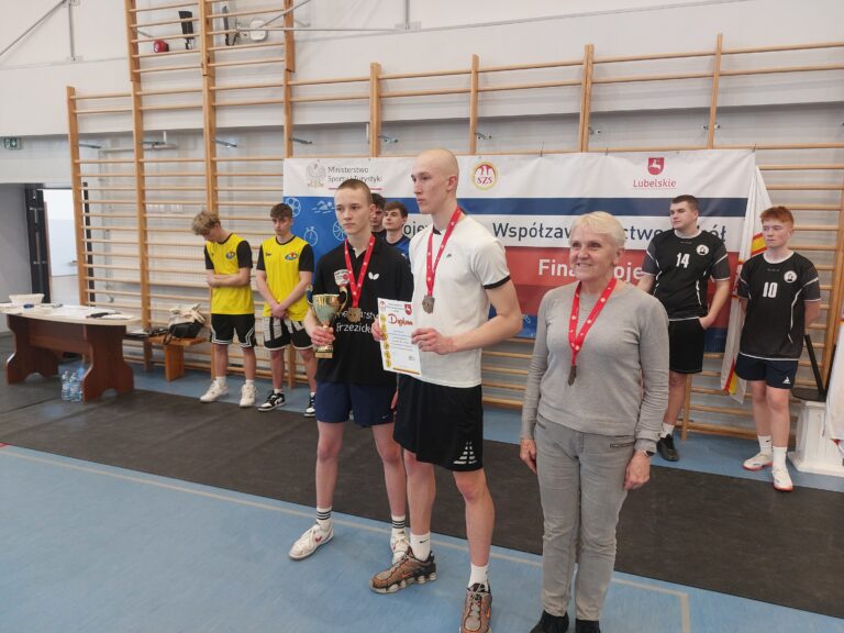 Sukces naszych uczniów w Wojewódzkiej Licealiadzie Tenisa Stołowego