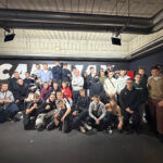 Zdjęcie pamiątkowe podczas zajęć z gokartów