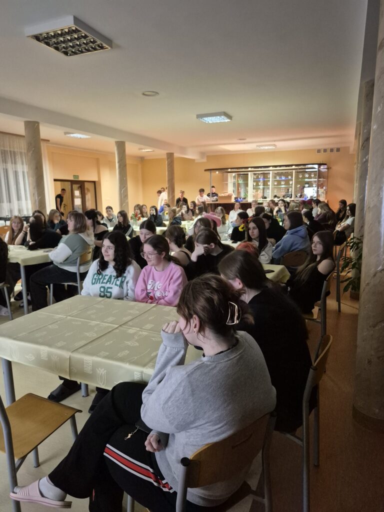 Uczennice podczas Dnia Kobiet 5