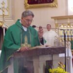 Ks. Infułat Antoni Laszuk podczas zjazdu w 2005 r. 2