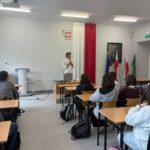 Pan Karol podczas spotkania z uczniami