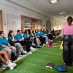 Uczniowie podczas zajęć z torem przeszkód