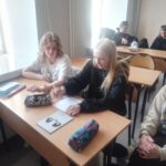 Uczennice ZSCKR podczas zajęć