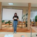 Uczennica Zuzanna Wysocka podczas zajęć w internacie