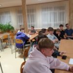 Mieszkańcy internatu podczas zajęć dot. zdrowia psychicznego