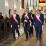 Wyjście Pocztu Sztandarowego z Bazyliki