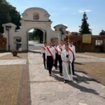 Procesja z Pocztem Sztandarowym wchodzi do Bazyliki